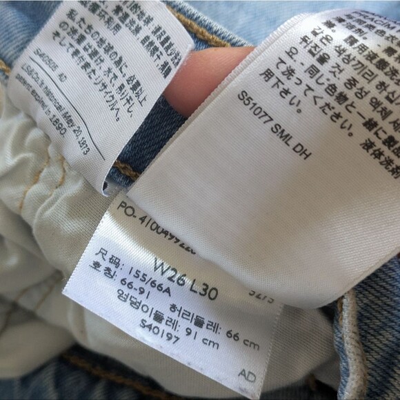 levis premium 501 Light Wash Distressed Jeans Womens Straight Leg W26 L30 - Picture 10 of 10